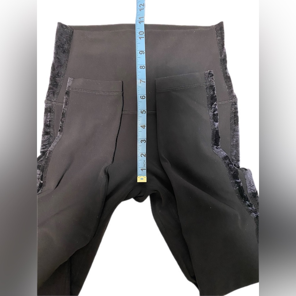 Lululemon Align Super High
Rise Leggings Crushed Velvet black 6 - Picture 5 of 10